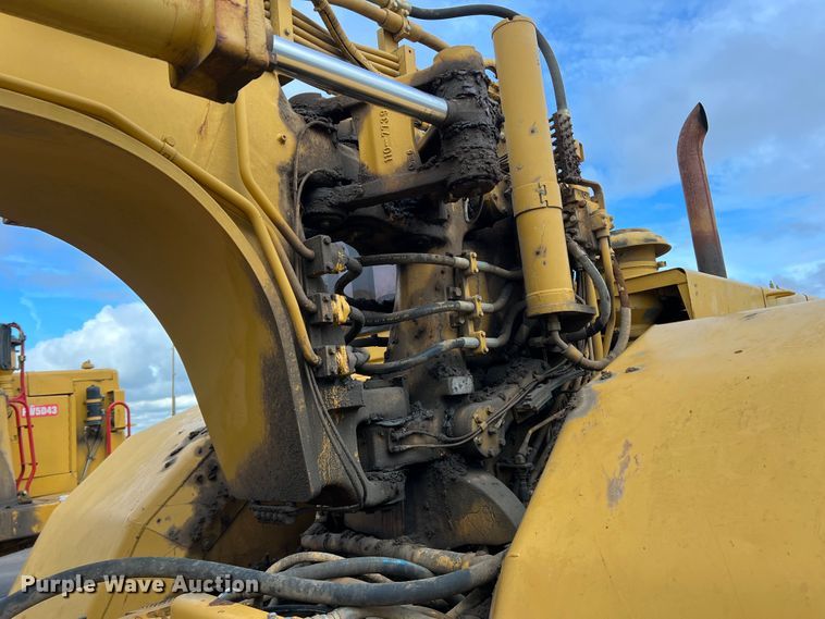 image for item LI9419 1997 Caterpillar 623F  elevating scraper