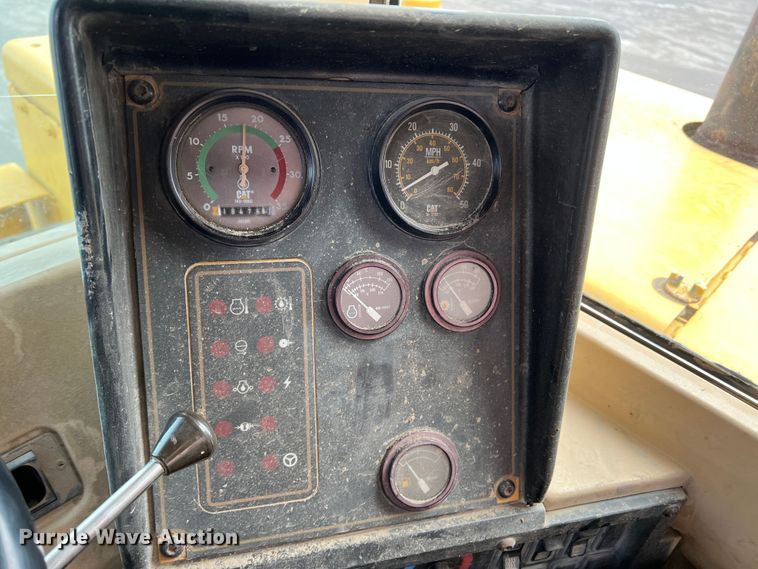 image for item LI9419 1997 Caterpillar 623F  elevating scraper