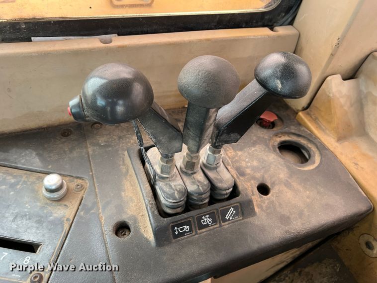 image for item LI9419 1997 Caterpillar 623F  elevating scraper