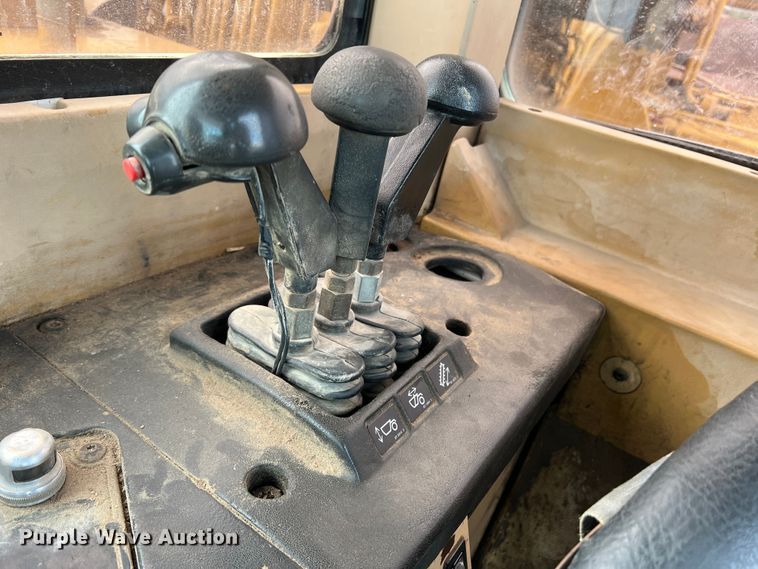 image for item LI9419 1997 Caterpillar 623F  elevating scraper