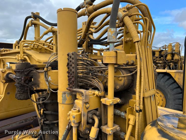 image for item LI9419 1997 Caterpillar 623F  elevating scraper