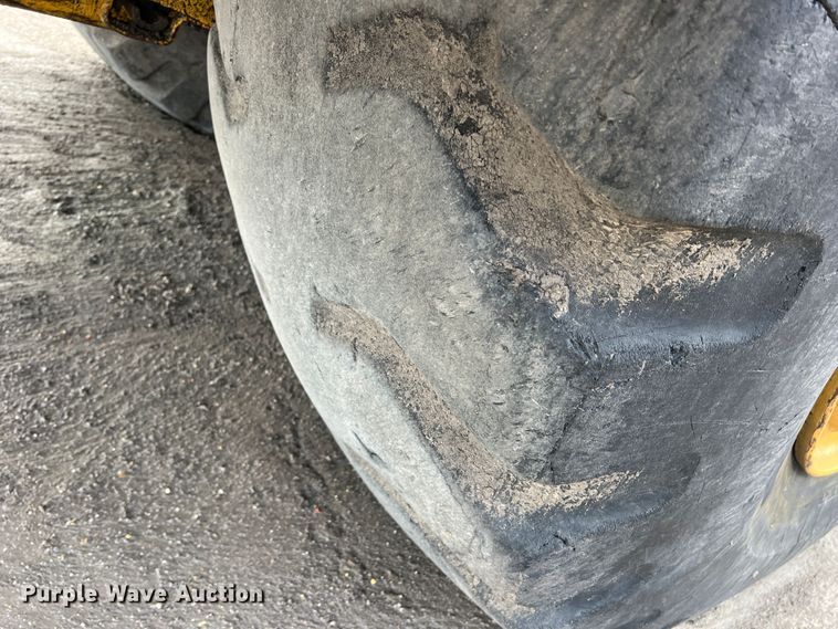 image for item LI9419 1997 Caterpillar 623F  elevating scraper