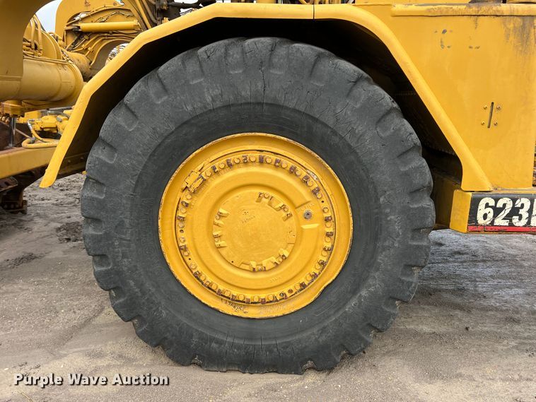 image for item LI9419 1997 Caterpillar 623F  elevating scraper