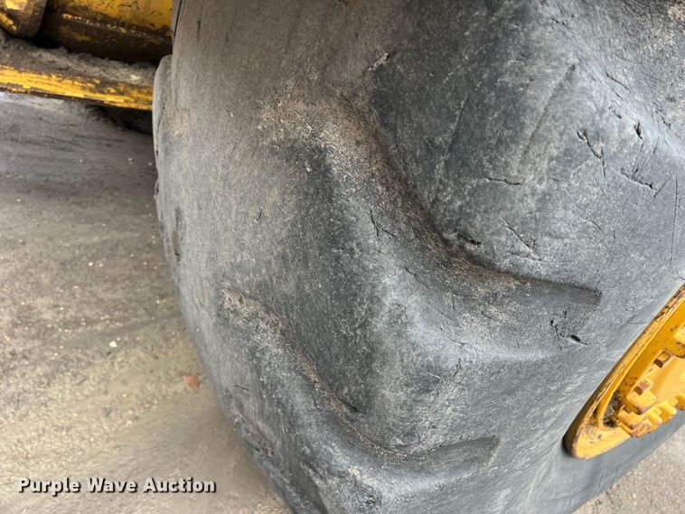 image for item LI9419 1997 Caterpillar 623F  elevating scraper