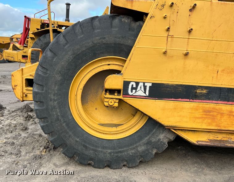 image for item LI9419 1997 Caterpillar 623F  elevating scraper