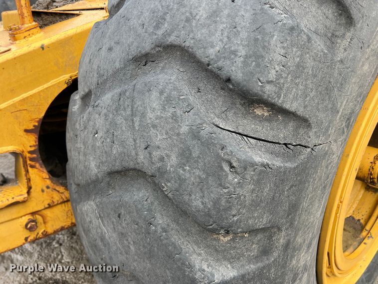 image for item LI9419 1997 Caterpillar 623F  elevating scraper