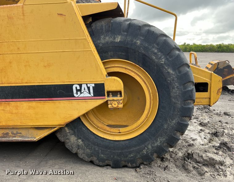 image for item LI9419 1997 Caterpillar 623F  elevating scraper
