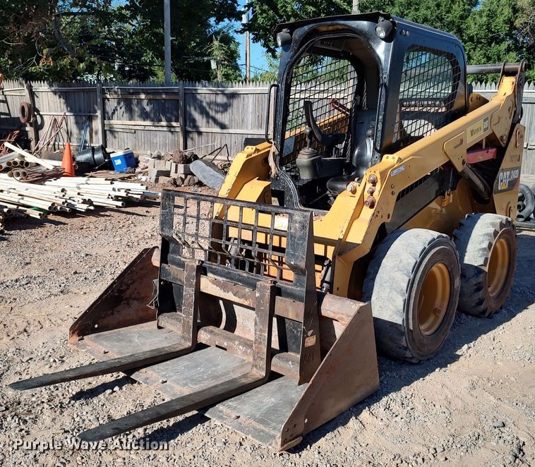 image for item LK9799 2014 Caterpillar 242D  skid steer loader