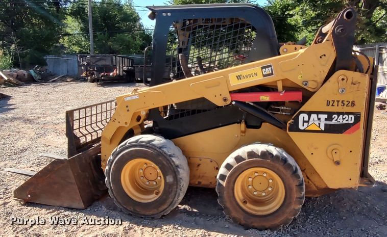 image for item LK9799 2014 Caterpillar 242D  skid steer loader