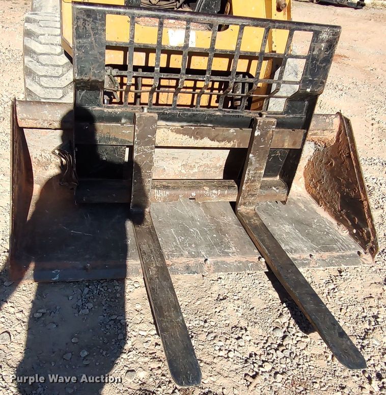 image for item LK9799 2014 Caterpillar 242D  skid steer loader