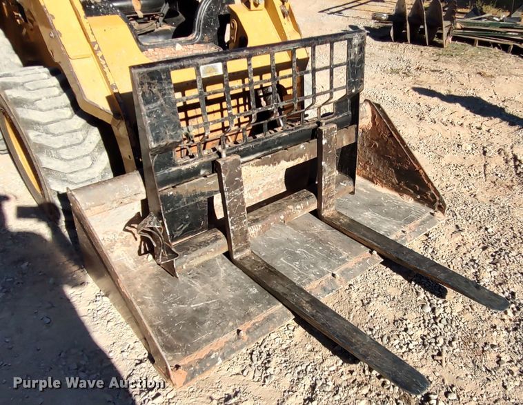 image for item LK9799 2014 Caterpillar 242D  skid steer loader