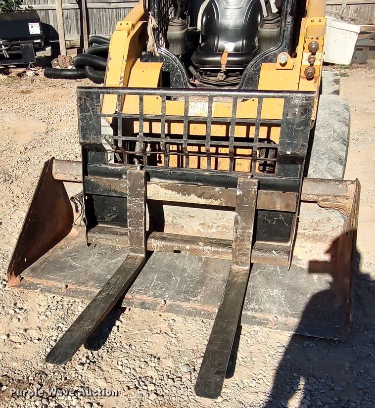 image for item LK9799 2014 Caterpillar 242D  skid steer loader