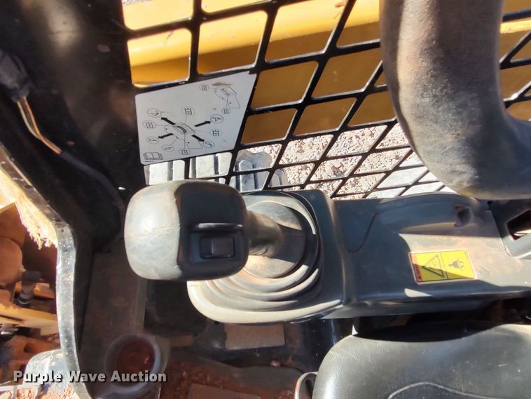 image for item LK9799 2014 Caterpillar 242D  skid steer loader