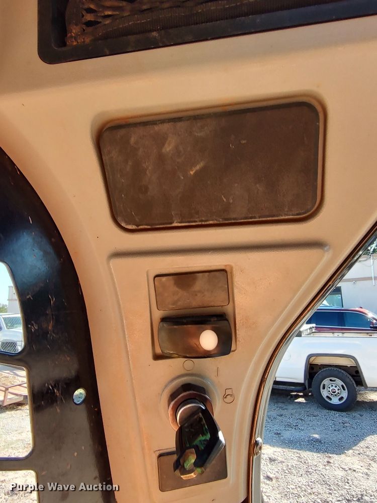 image for item LK9799 2014 Caterpillar 242D  skid steer loader