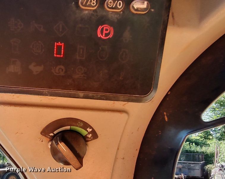 image for item LK9799 2014 Caterpillar 242D  skid steer loader