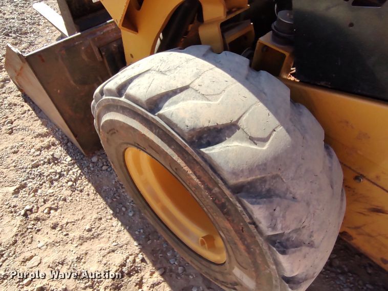 image for item LK9799 2014 Caterpillar 242D  skid steer loader