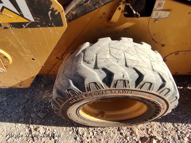 image for item LK9799 2014 Caterpillar 242D  skid steer loader