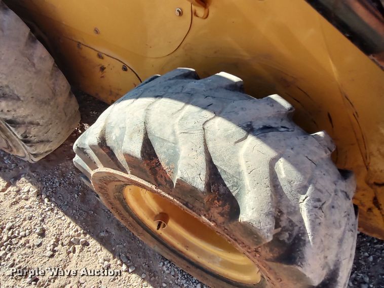 image for item LK9799 2014 Caterpillar 242D  skid steer loader