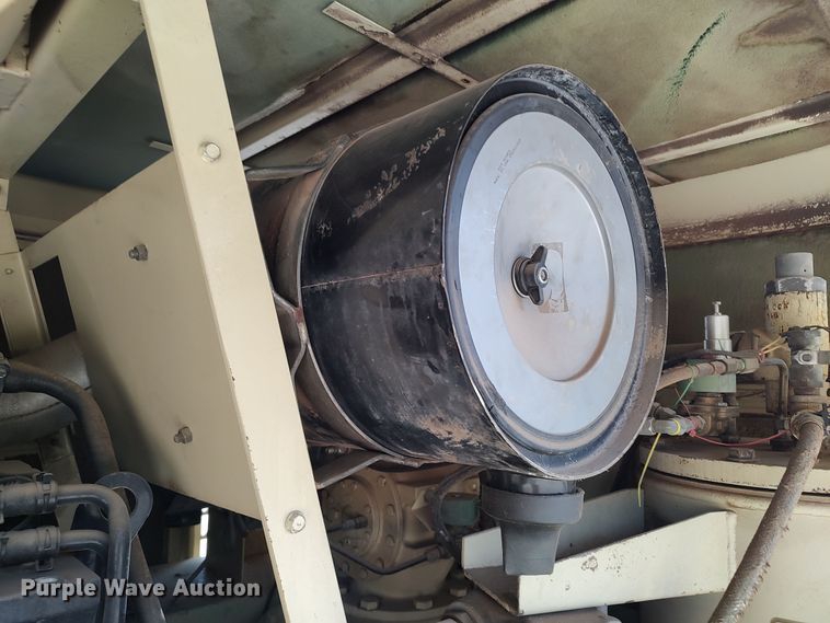 image for item LK9837 1997 Ingersoll Rand XP750WCU  air compressor