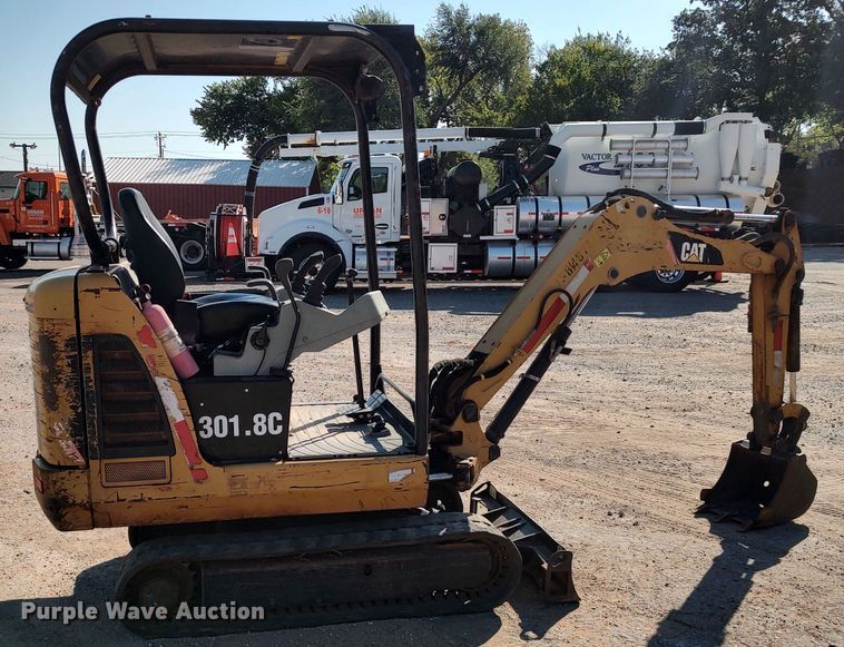 image for item LK9839 2009 Caterpillar 301.8C  mini excavator
