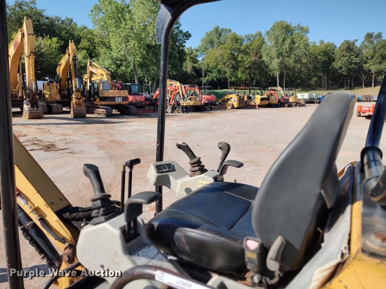 image for item LK9839 2009 Caterpillar 301.8C  mini excavator