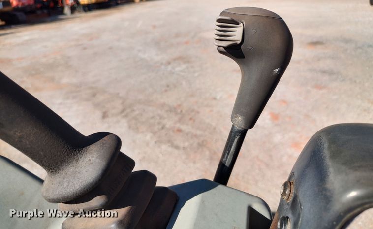 image for item LK9839 2009 Caterpillar 301.8C  mini excavator