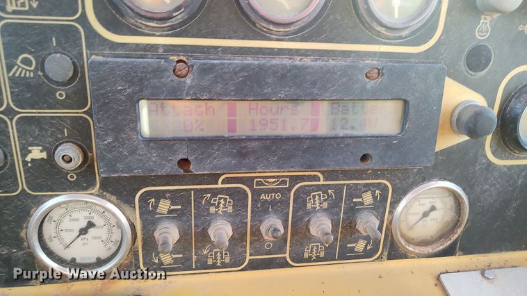 image for item LK9857 1995 Vermeer T655  trencher