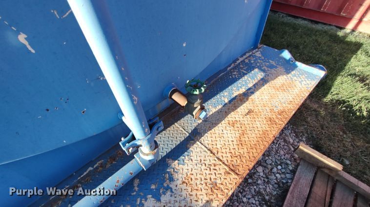 image for item LK9858 2007 Mcdonald  fuel tank