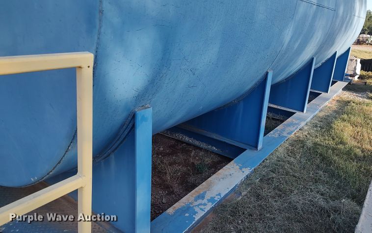 image for item LK9858 2007 Mcdonald  fuel tank