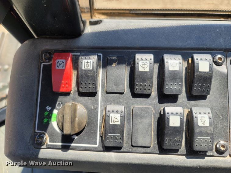 image for item LM9771 2012 Caterpillar D5K2 LGP  dozer