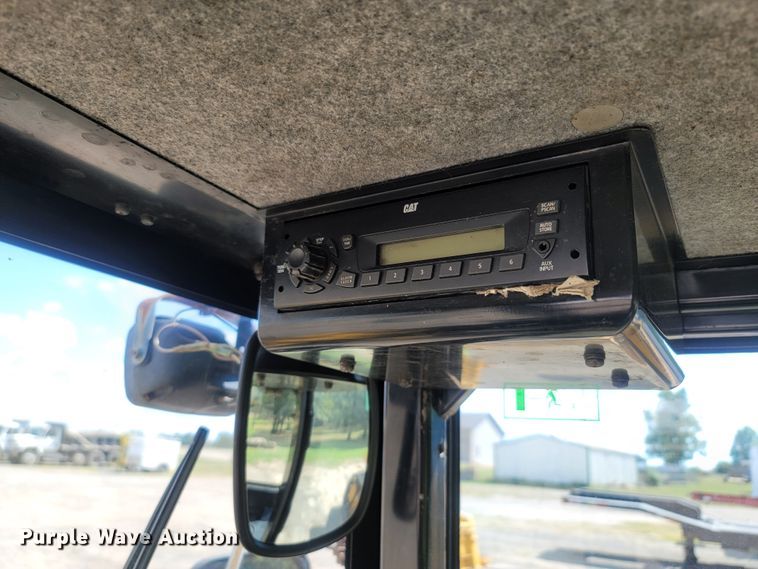 image for item LM9772 2007 Caterpillar 904B  wheel loader