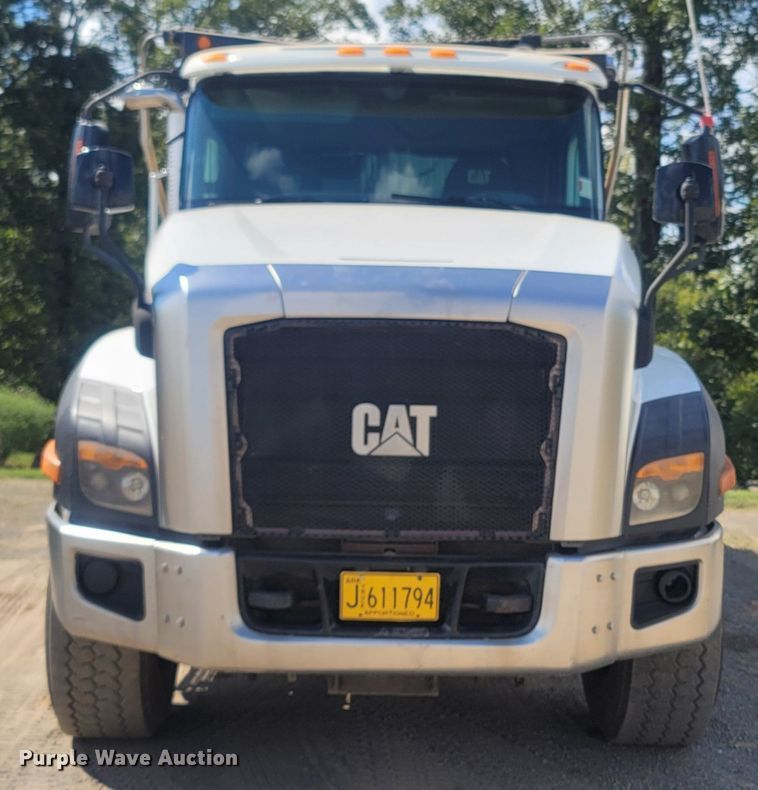 image for item LM9777 2014 Caterpillar CT660  dump truck