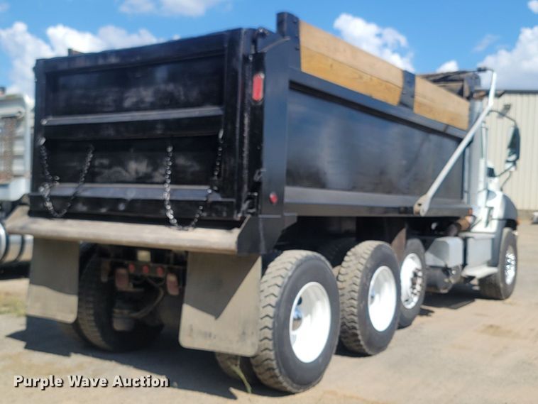 image for item LM9777 2014 Caterpillar CT660  dump truck