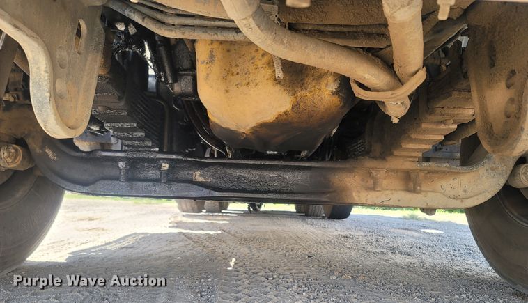 image for item LM9777 2014 Caterpillar CT660  dump truck