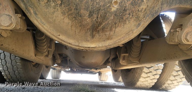 image for item LM9777 2014 Caterpillar CT660  dump truck