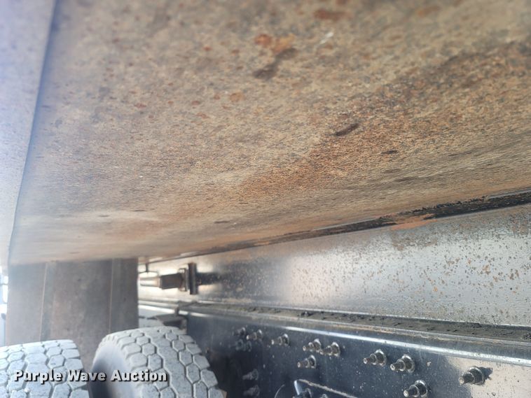 image for item LM9777 2014 Caterpillar CT660  dump truck