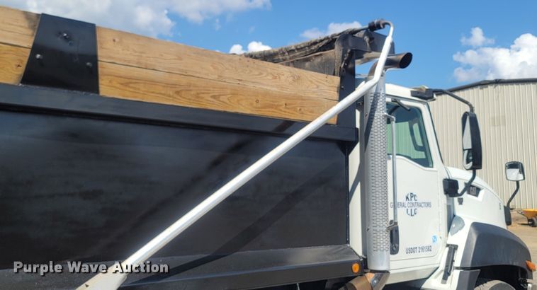 image for item LM9777 2014 Caterpillar CT660  dump truck