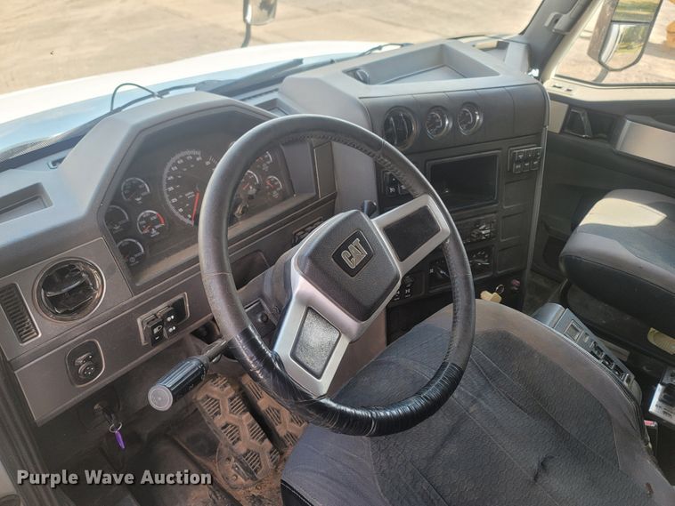 image for item LM9777 2014 Caterpillar CT660  dump truck