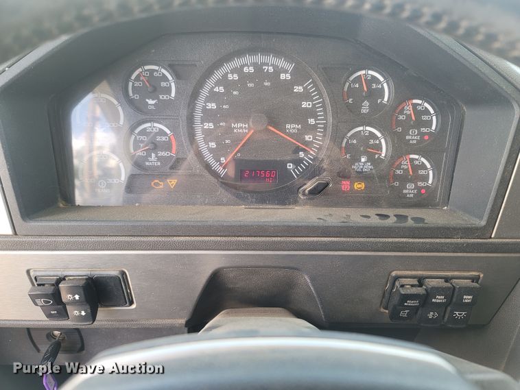 image for item LM9777 2014 Caterpillar CT660  dump truck