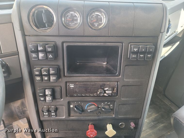 image for item LM9777 2014 Caterpillar CT660  dump truck