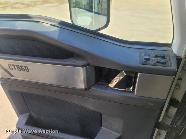 image for item LM9777 2014 Caterpillar CT660  dump truck