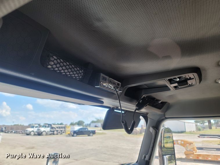 image for item LM9777 2014 Caterpillar CT660  dump truck