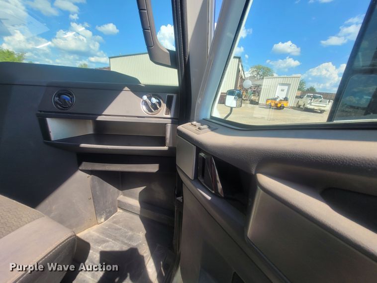 image for item LM9777 2014 Caterpillar CT660  dump truck