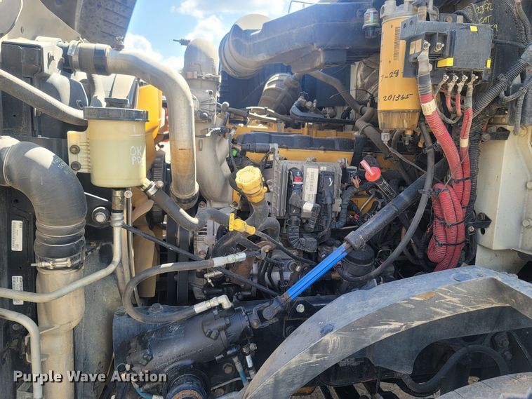 image for item LM9777 2014 Caterpillar CT660  dump truck