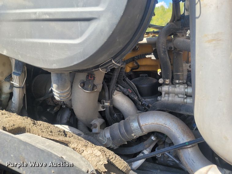 image for item LM9777 2014 Caterpillar CT660  dump truck