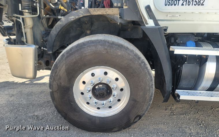 image for item LM9777 2014 Caterpillar CT660  dump truck