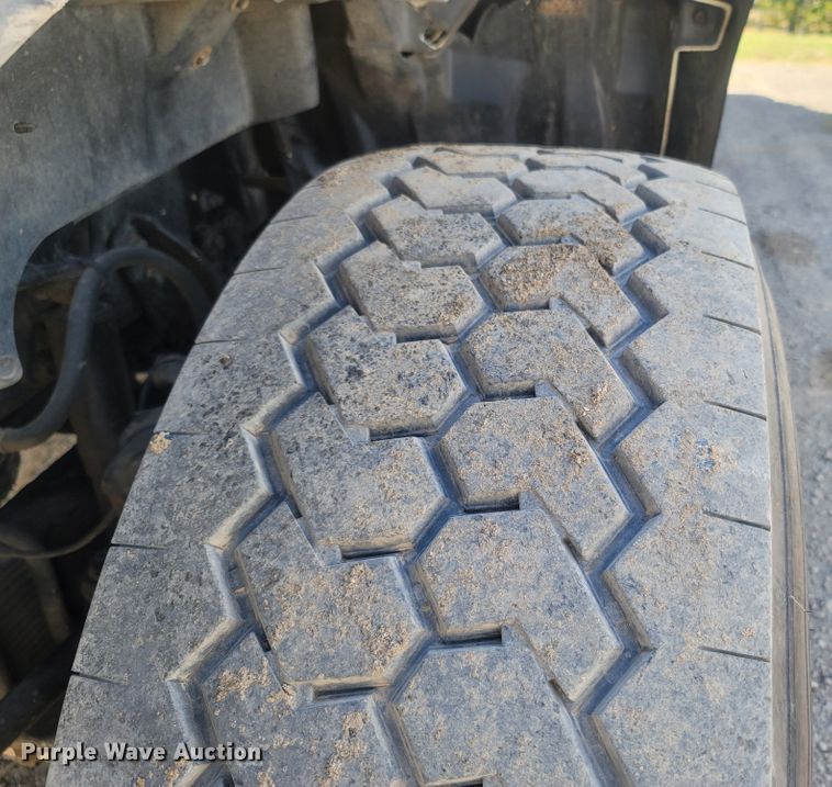 image for item LM9777 2014 Caterpillar CT660  dump truck