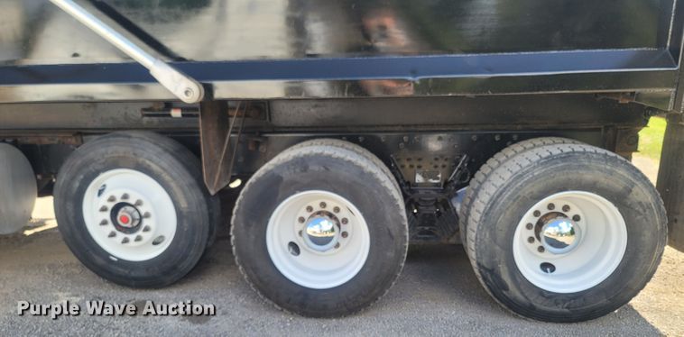 image for item LM9777 2014 Caterpillar CT660  dump truck