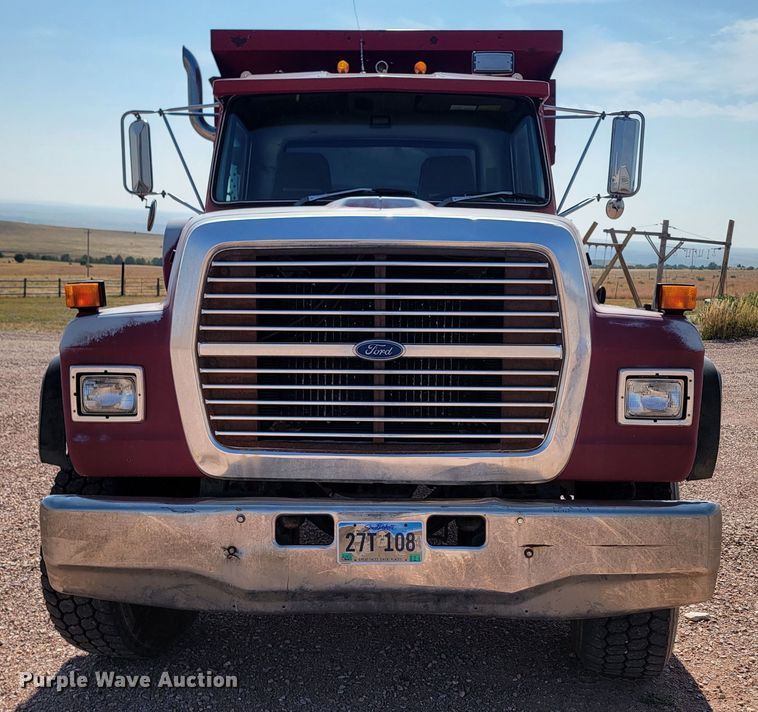 image for item LO9047 1988 Ford LT9000  dump truck