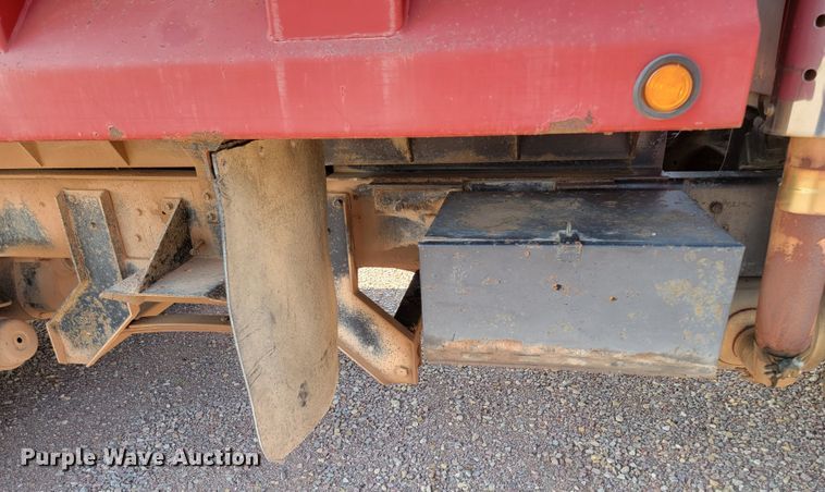 image for item LO9047 1988 Ford LT9000  dump truck